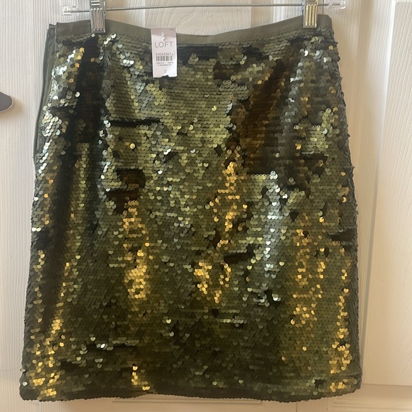 New olive green sequined mini skirt by LOFT - st Patrick’s day, holiday. Sexy - Picture 3 of 7